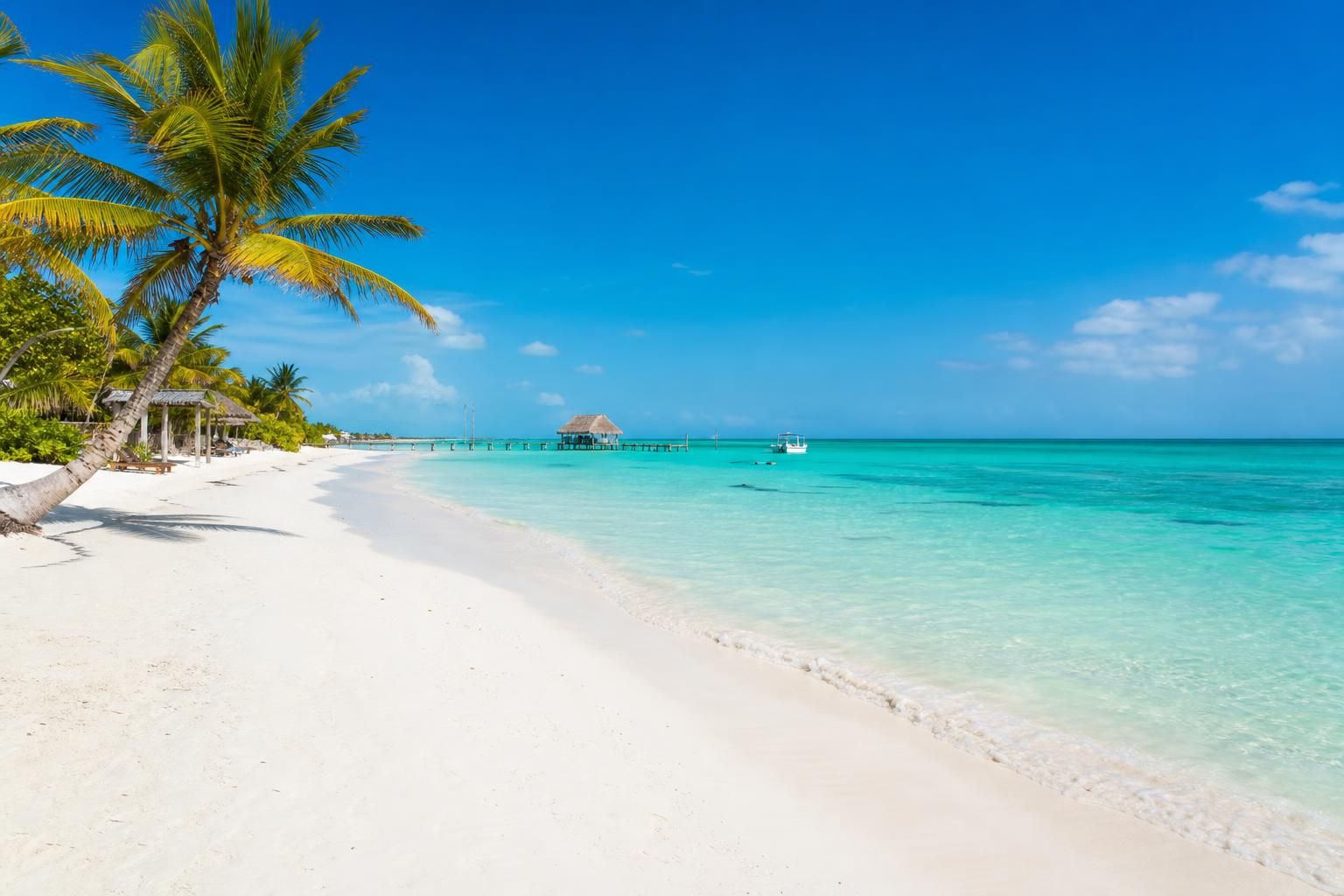 explorez holbox, l'île paradisiaque du yucatán, célèbre pour ses plages de sable blanc, sa nature préservée et ses eaux turquoise. une destination incontournable pour des vacances inoubliables.