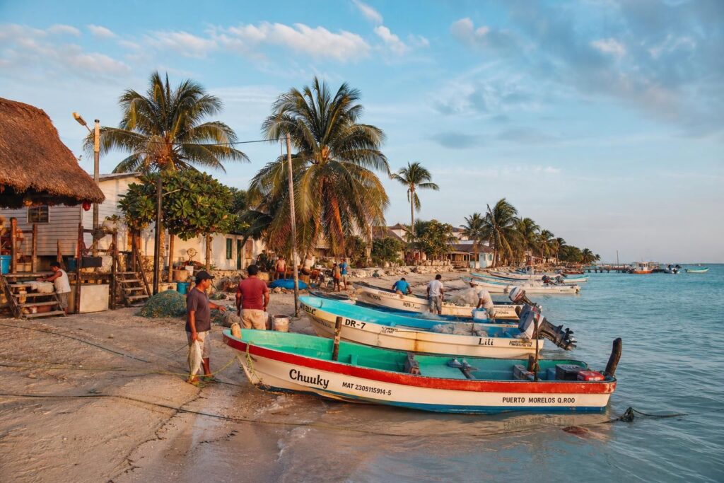 découvrez puerto morelos, un village de pêcheurs authentique de la riviera maya, où charme traditionnel et beauté naturelle se rencontrent pour une expérience unique.