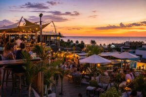 découvrez notre sélection des meilleurs rooftops et bars à playa del carmen pour profiter de soirées inoubliables avec vue, cocktails délicieux et ambiance conviviale.